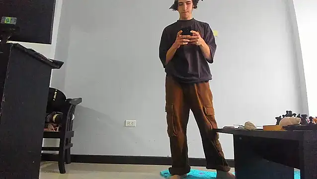 Kerverr  online show from October 24, 6:09 pm