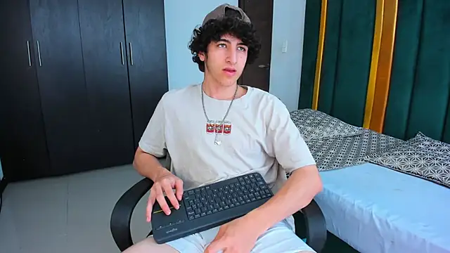 Kerverr  online show from September 11, 5:56 pm