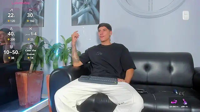 Snapshot of Damian23__ chatting on February 9, 3:11 am Damian23   online show from February 9, 3:11 am