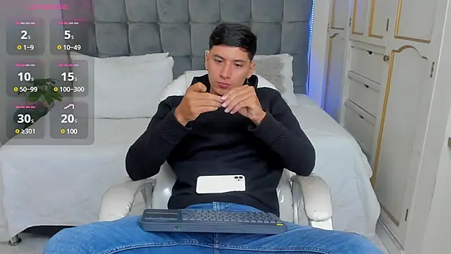 Snapshot of Damian23__ chatting on March 11, 1:34 pm Damian23   online show from March 11, 1:34 pm