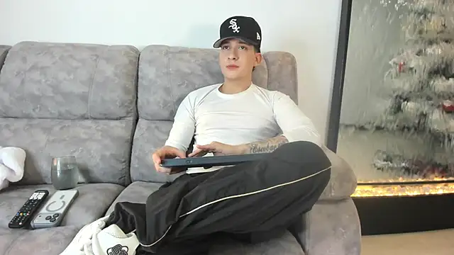 emmanuel scor online show from December 17, 1:02 am