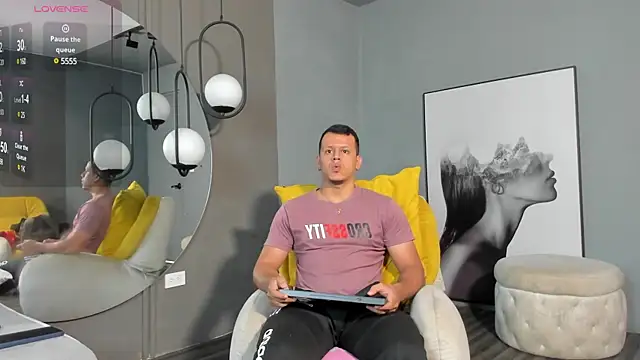 Snapshot of Alex_towers chatting on January 8, 6:52 pm Alex towers online show from January 8, 6:52 pm