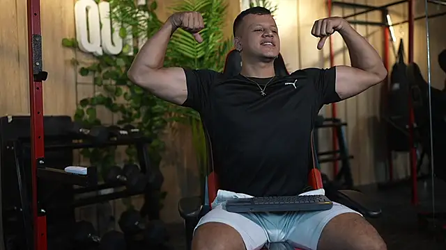 Snapshot of Alex_towers chatting on January 31, 6:36 pm Alex towers online show from January 31, 6:36 pm