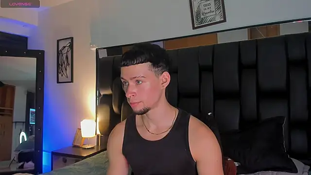 Snapshot of JadeSmiith_ chatting on September 17, 10:33 pm JadeSmiith  online show from September 17, 10:33 pm