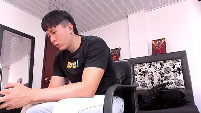 Snapshot of setsuna10 chatting on December 11, 8:38 pm setsuna10 online show from December 11, 8:38 pm