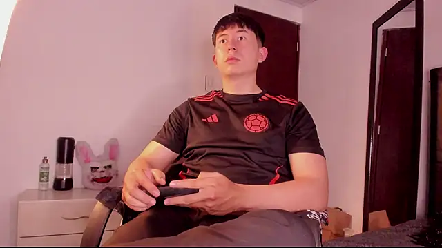 Snapshot of setsuna10 chatting on September 8, 7:57 pm setsuna10 online show from September 8, 7:57 pm