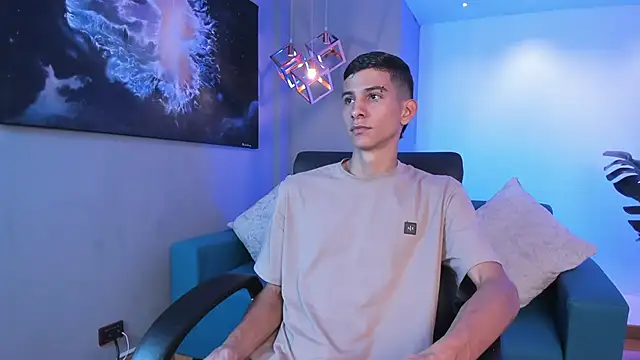 Aaron Scoot online show from March 7, 8:39 pm