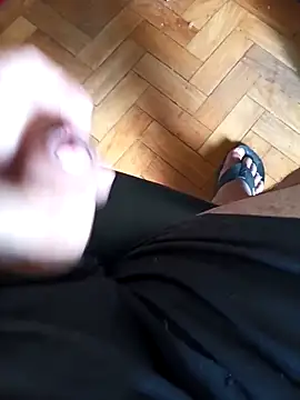 Snapshot of lobomisterioso13 chatting on September 25, 3:00 pm lobomisterioso13 online show from September 25, 3:00 pm