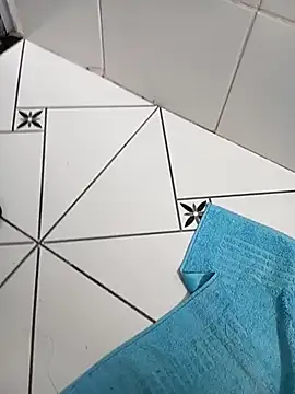 Snapshot of lobomisterioso13 chatting on December 25, 1:19 pm lobomisterioso13 online show from December 25, 1:19 pm