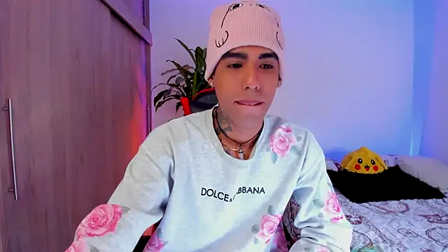 aldrinwhite online show from March 10, 6:36 pm