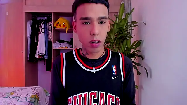 aldrinwhite online show from November 24, 5:36 pm