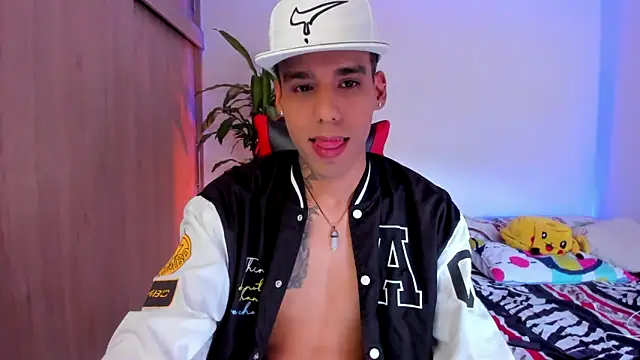 aldrinwhite online show from April 2, 7:00 pm