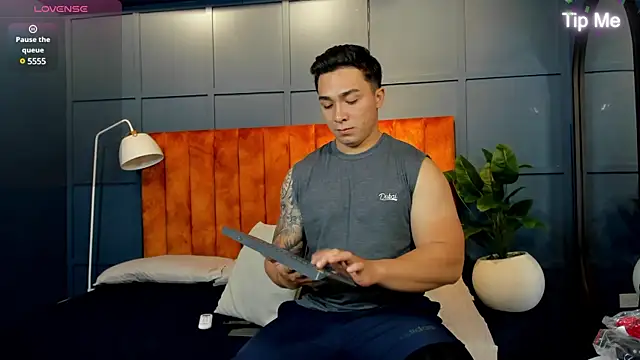 Ryan Hunt online show from February 5, 12:27 pm