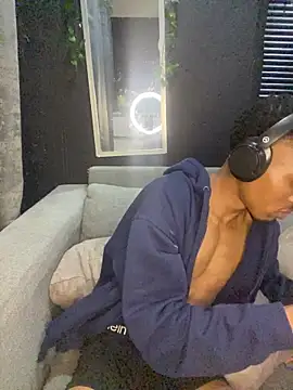 BlueIceCube online show from April 2, 5:10 pm