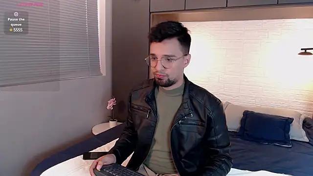 Edward max online show from December 27, 9:54 pm