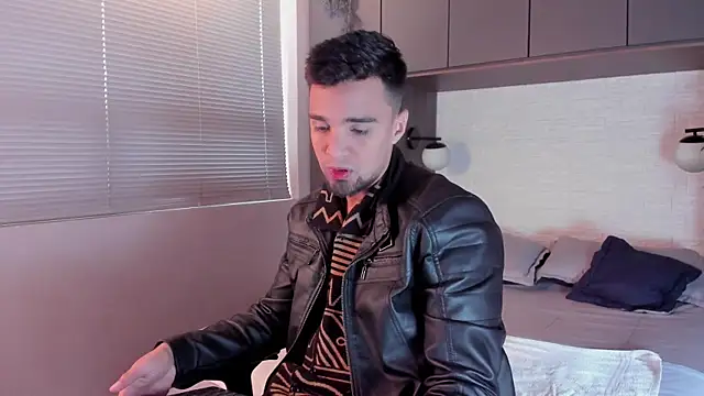 Edward max online show from December 21, 8:00 pm