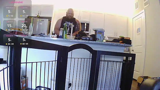 Snapshot of Strong_Bear89 chatting on September 23, 1:10 pm Strong Bear89 online show from September 23, 1:10 pm