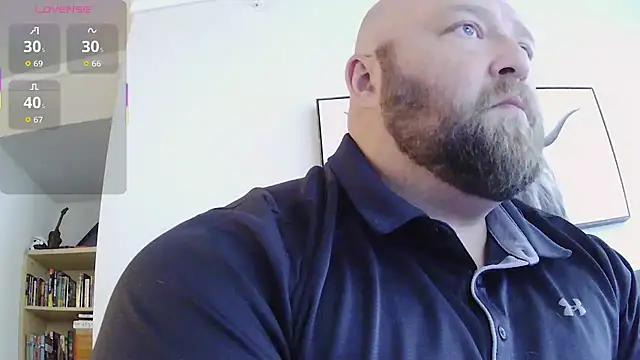 Snapshot of Strong_Bear89 chatting on September 15, 2:29 pm Strong Bear89 online show from September 15, 2:29 pm