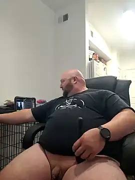 Snapshot of Strong_Bear89 chatting on December 9, 4:18 pm Strong Bear89 online show from December 9, 4:18 pm