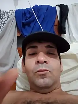 Snapshot of Gostozim7 chatting on February 13, 2:42 pm Gostozim7 online show from February 13, 2:42 pm