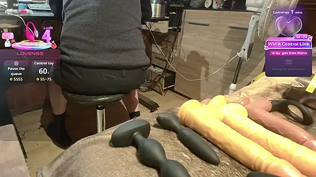 misteryman1956 online show from July 7, 6:47 am