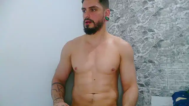 Aaron kwok28 online show from February 18, 10:36 pm