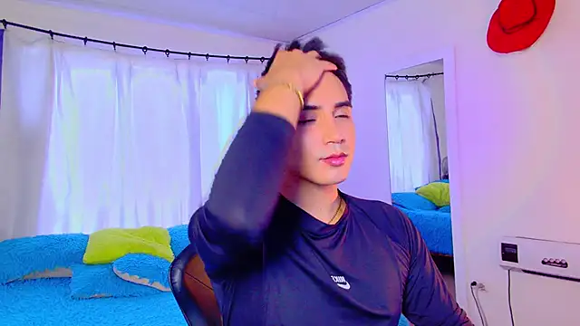 Chris Maddox online show from December 16, 6:48 pm