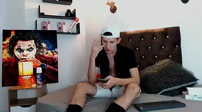 flowers18 online show from January 11, 9:25 pm