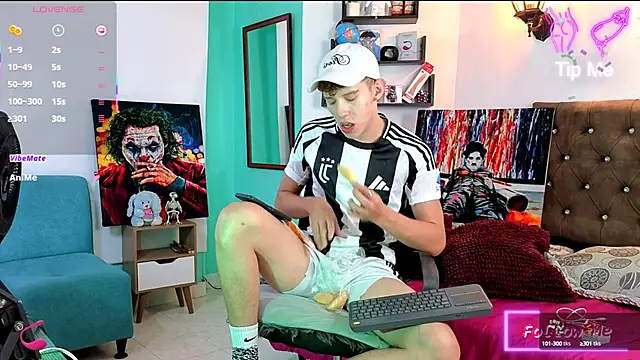 flowers18 online show from October 14, 9:33 pm