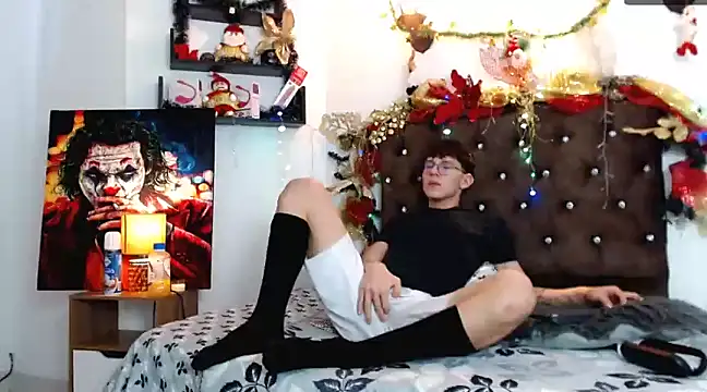 flowers18 online show from December 29, 8:58 pm