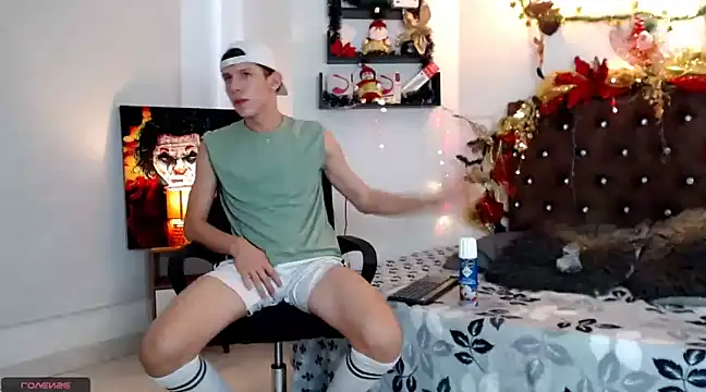 flowers18 online show from December 22, 8:36 pm