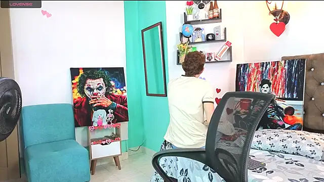 flowers18 online show from October 3, 9:53 pm