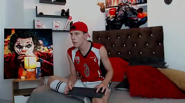 flowers18 online show from January 17, 8:48 pm