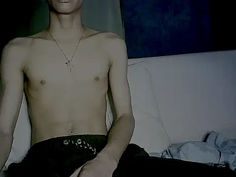 Snapshot of Key_198 chatting on December 21, 2:52 am Key 198 online show from December 21, 2:52 am