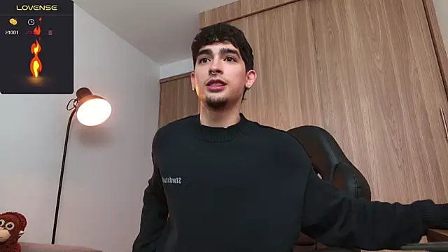 Snapshot of zenn_rush1 chatting on December 31, 12:25 pm zenn rush1 online show from December 31, 12:25 pm