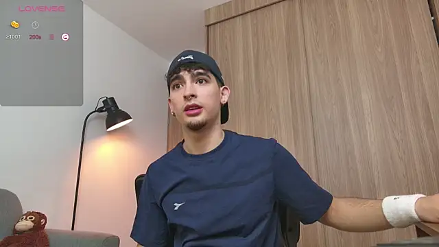 Snapshot of zenn_rush1 chatting on February 7, 12:50 pm zenn rush1 online show from February 7, 12:50 pm