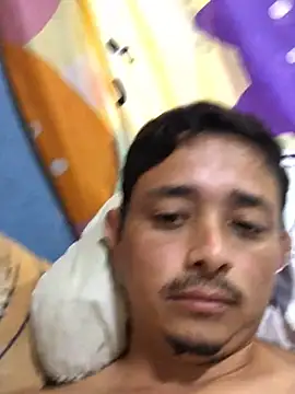 isacalejandroo online show from December 8, 9:08 pm