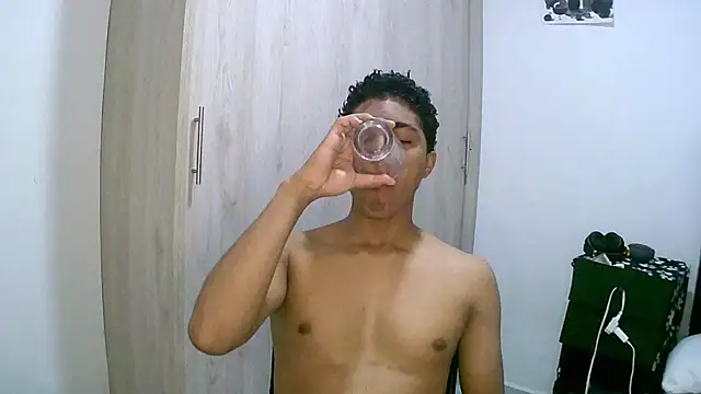 sexy diamante  online show from March 14, 5:14 am