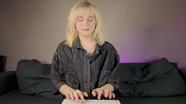 Gregory Byyrd online show from November 18, 9:28 pm