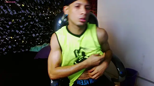 SonicJ25 online show from February 15, 9:28 pm