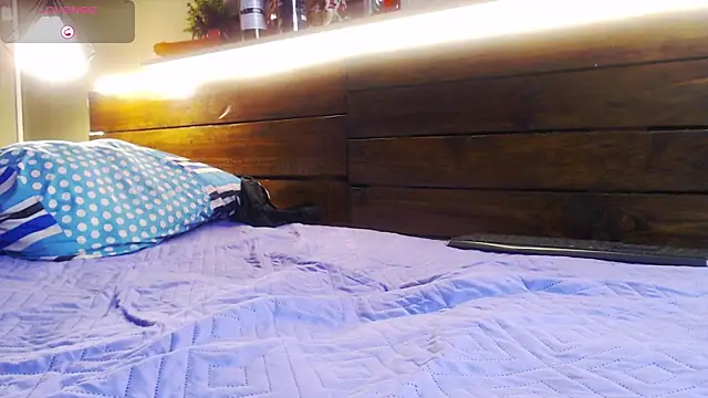 SonicJ25 online show from January 8, 1:33 am