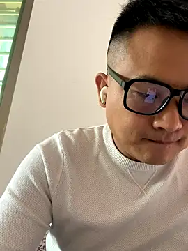 lixiaoshuai8 online show from December 2, 4:15 am