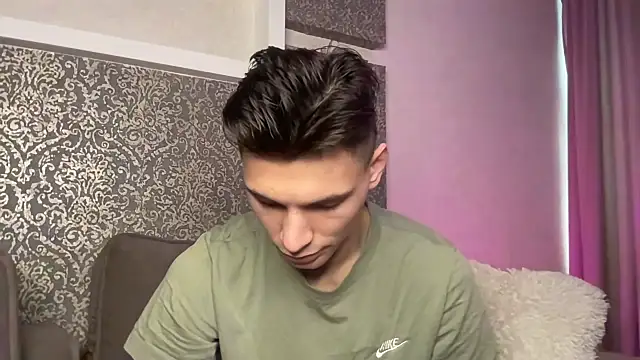 denlover1 online show from February 17, 7:47 am