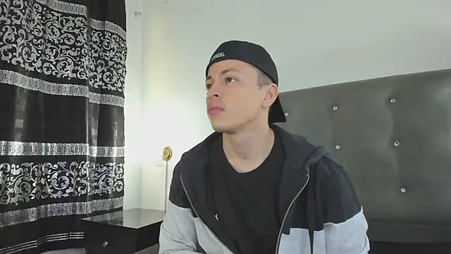 Angel Cuervo online show from December 31, 12:36 pm