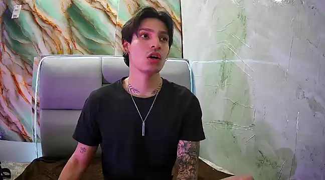 Snapshot of Apolo_Hidalgo01 chatting on February 2, 4:22 pm Apolo Hidalgo01 online show from February 2, 4:22 pm