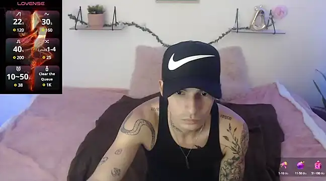 Snapshot of Apolo_Hidalgo01 chatting on December 17, 3:49 pm Apolo Hidalgo01 online show from December 17, 3:49 pm