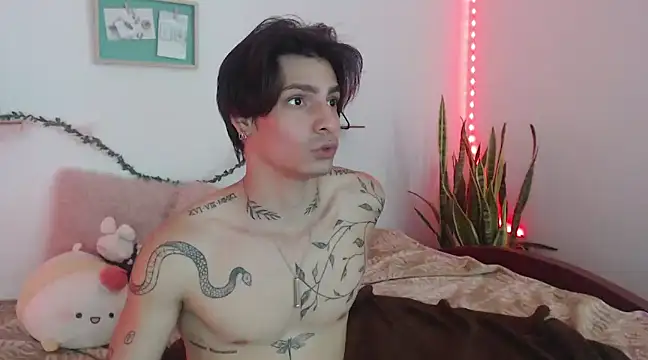 Snapshot of Apolo_Hidalgo01 chatting on January 1, 5:00 pm Apolo Hidalgo01 online show from January 1, 5:00 pm