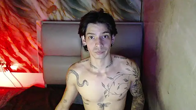 Snapshot of Apolo_Hidalgo01 chatting on October 19, 6:11 pm Apolo Hidalgo01 online show from October 19, 6:11 pm