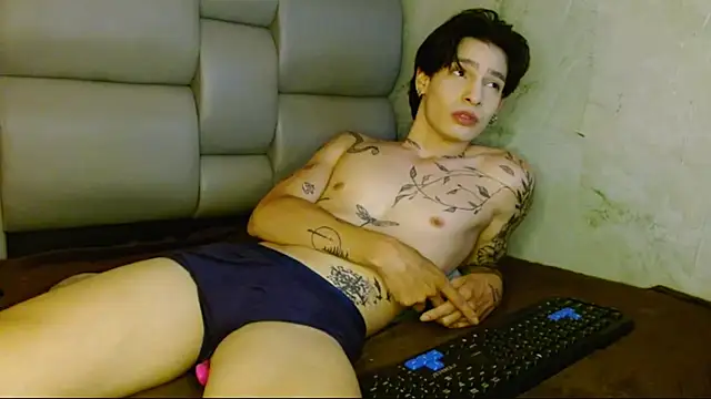 Snapshot of Apolo_Hidalgo01 chatting on September 18, 7:16 pm Apolo Hidalgo01 online show from September 18, 7:16 pm