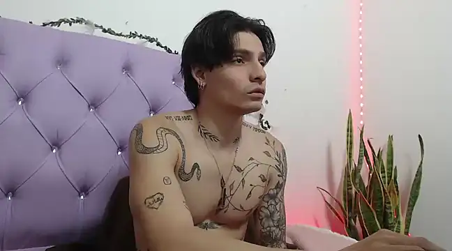 Snapshot of Apolo_Hidalgo01 chatting on January 19, 3:32 pm Apolo Hidalgo01 online show from January 19, 3:32 pm